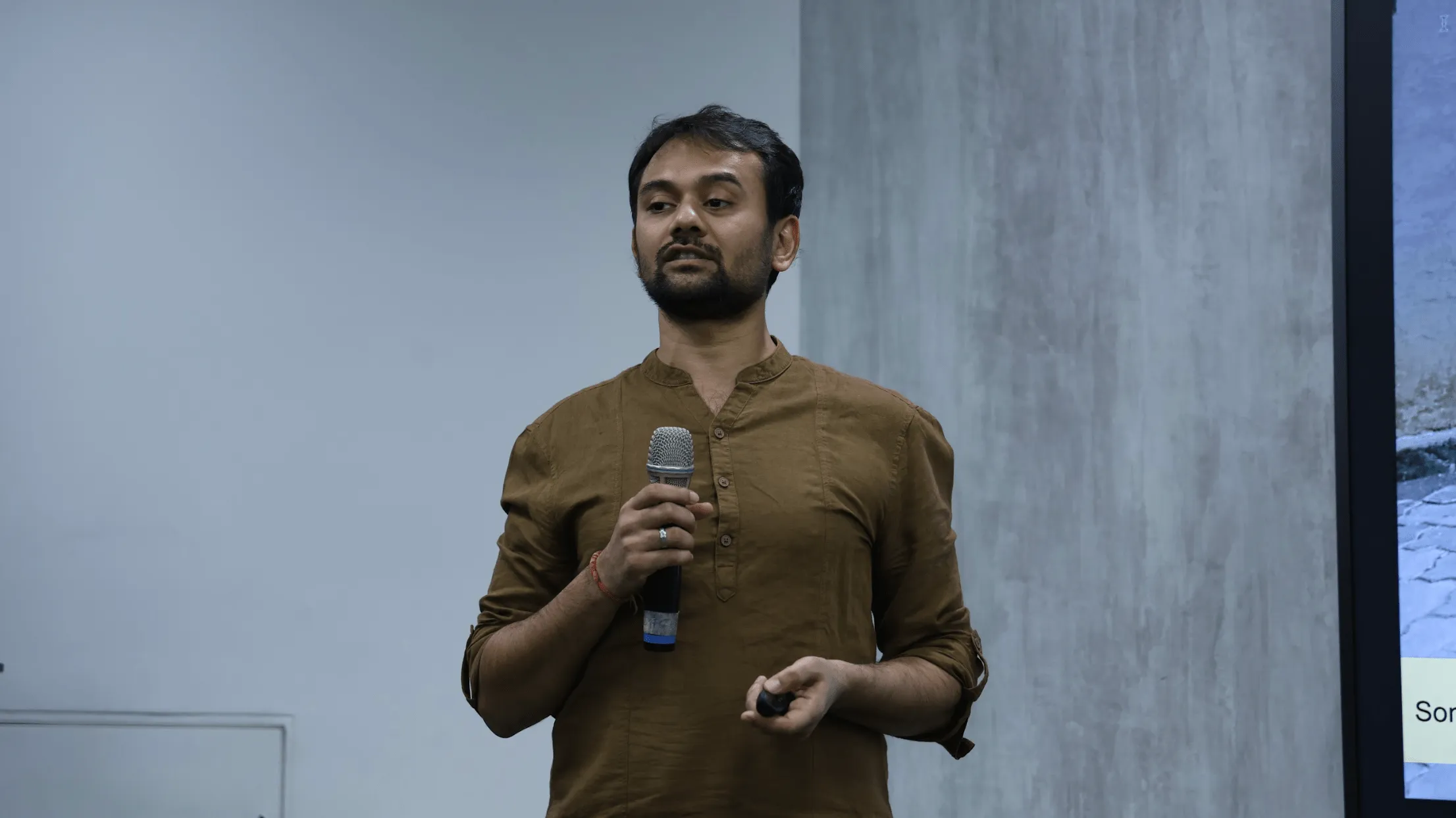 NeoMotion: product and team imagery